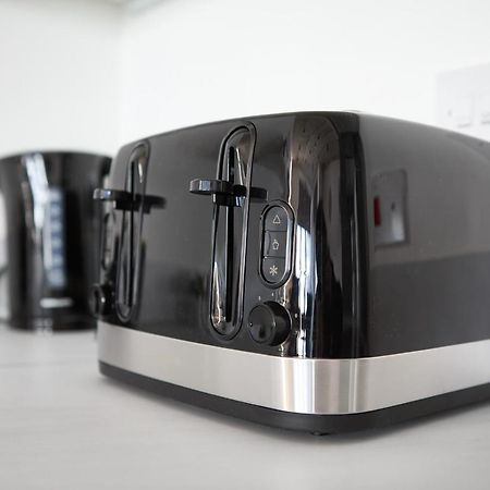 Morden Lovely 3Bedroom Apartment London Abbey Wood 외부 사진
