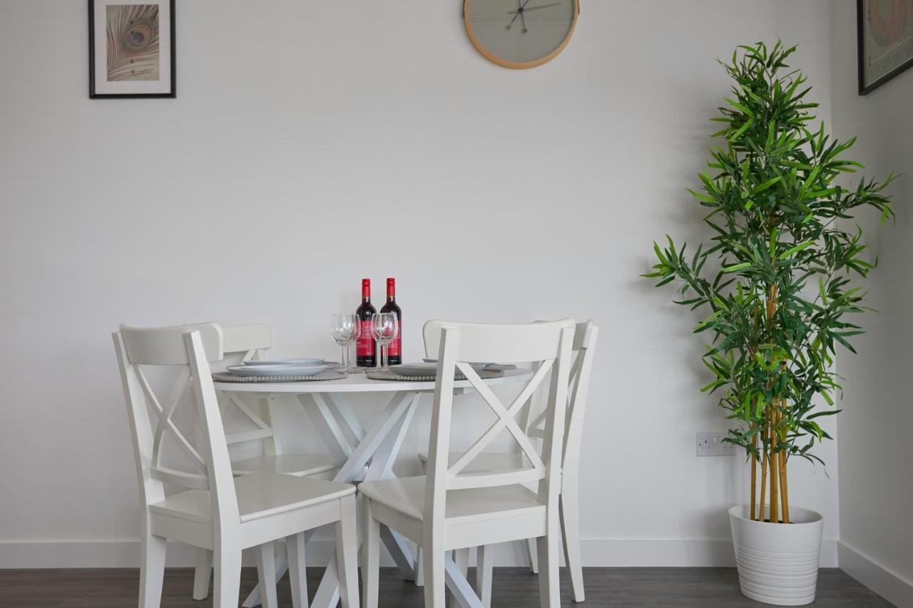 Morden Lovely 3Bedroom Apartment London Abbey Wood 외부 사진