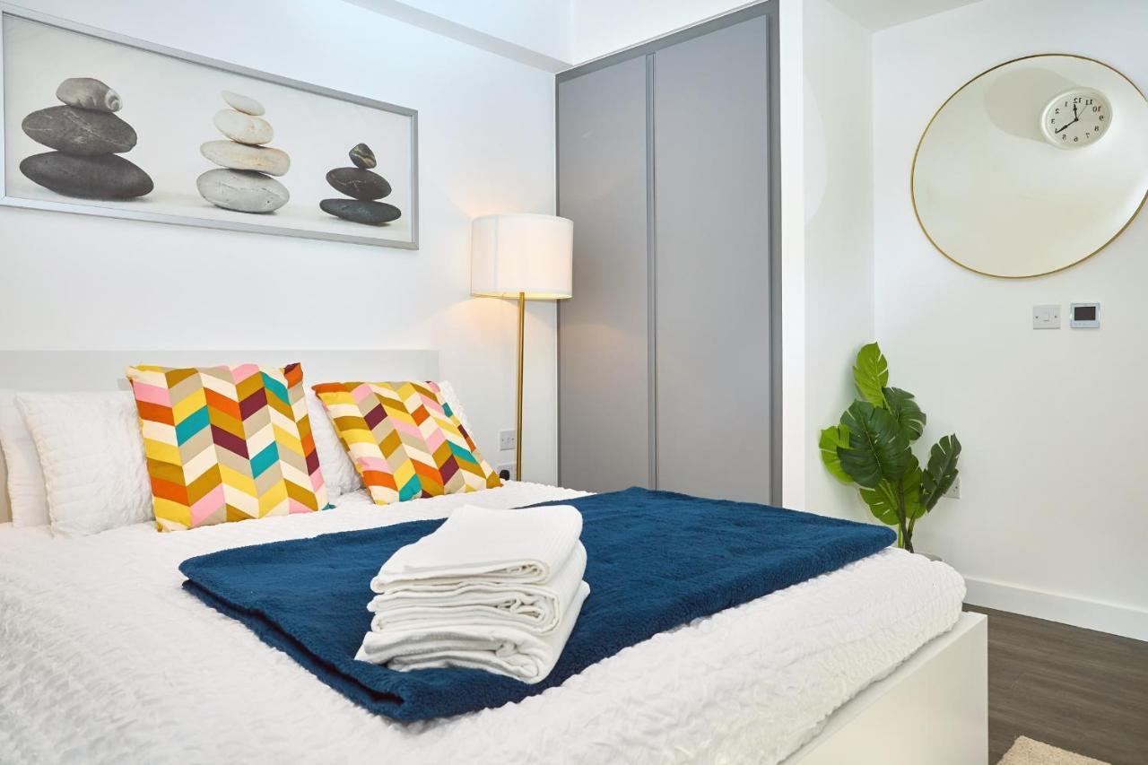 Morden Lovely 3Bedroom Apartment London Abbey Wood 외부 사진