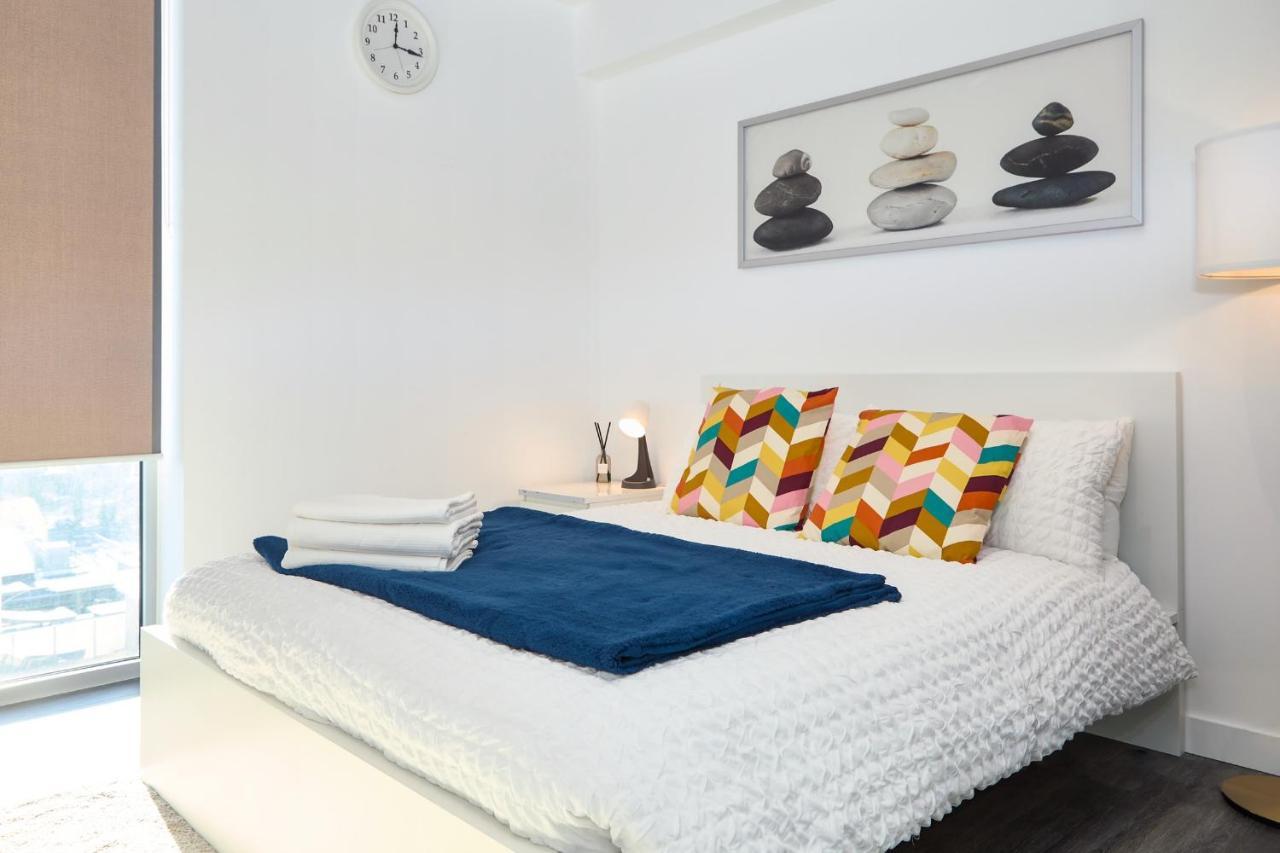 Morden Lovely 3Bedroom Apartment London Abbey Wood 외부 사진