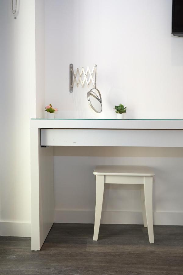 Morden Lovely 3Bedroom Apartment London Abbey Wood 외부 사진