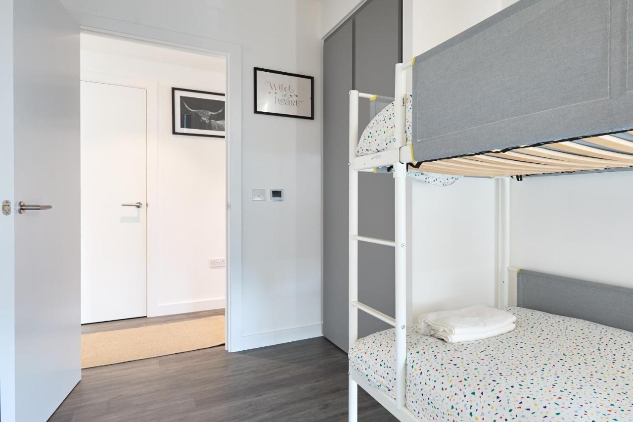 Morden Lovely 3Bedroom Apartment London Abbey Wood 외부 사진